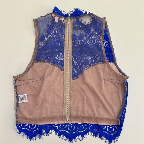 ❤️ A.PEACH BLUE LACE CROP TOP SIZE SMALL - Picture 3 of 6